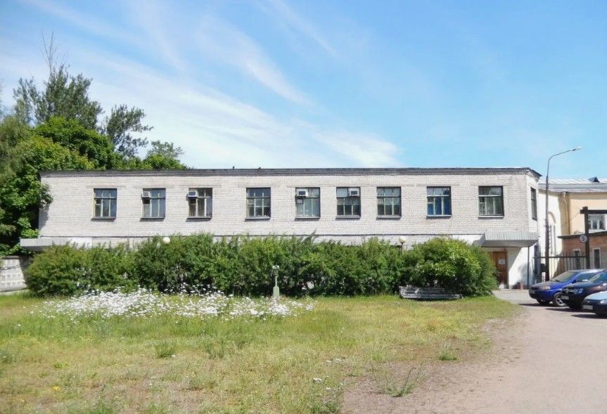 фасад дома, Бизнес-центр Ломоносов, Морская, 86 по адресу г Санкт-Петербург, г Ломоносов, ул Морская, д 86